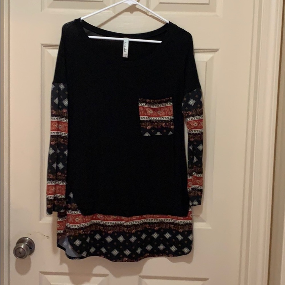 Adorable SOFT long sleeve shirt.  Small